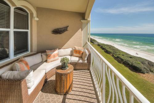 Seacrest Casa | Front Row