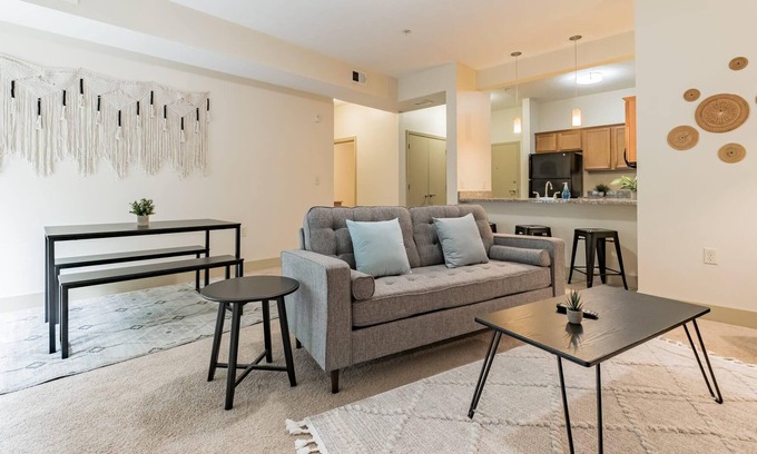Oakland Apartamento | Frontdesk | 1 BR Apt close to the National Aviary