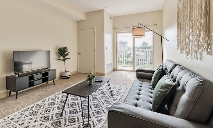 Oakland Apartamento | Frontdesk | 1 BR Apt near Phipps Conservatory