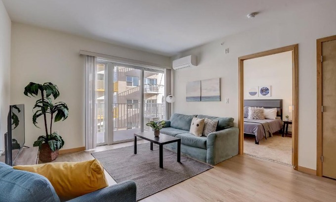 Fifth Ward Apartamento | FRONTDESK 124 W Washington St Apts Milwaukee