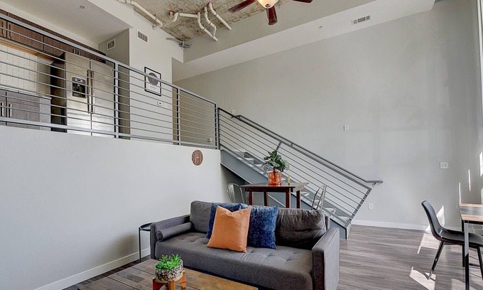 West Campus Apartamento | FRONTDESK Pointe on Rio Apts West Campus Austin