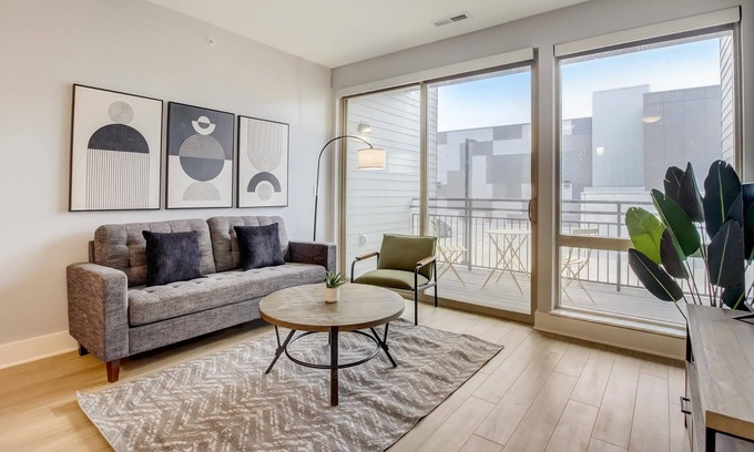 Cole-Noble District Apartamento | Frontdesk | Studio Apt by Gainbridge Fieldhouse