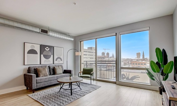 Cole-Noble District Apartamento | Frontdesk | Studio Apt near Indiana State Museum