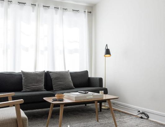 Bucktown Apartamento | FRONTDESK Wicker Park 2 BR Apt with Courtyard
