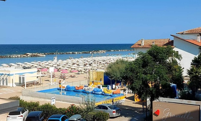 Torre Pedrera Apartamento | Fronte Mare 60 Intero appartamento 60 mq vista mare. Ideale per famiglie.