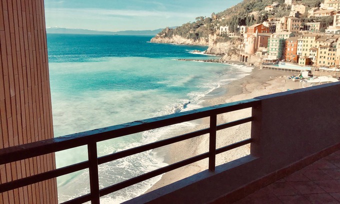 Sori Apartamento | Frente al mar, 80 metros cuadrados + grandes terrazas, entrada directa al paseo marítimo. WIFI
