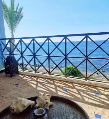 Bahia de Casares Apartamento | Frontline Beach Apartment, La Perla de la Bahia, Bahia de Casares - Estepona