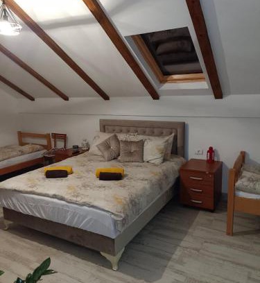 Petrovaradin Apartamento | Fruškogorski Đeram