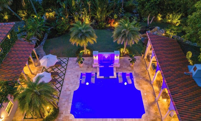 Indian Beach Sapphire Shores Casa | Fruit and Botanical Garden Estate 2 miles to downtown EV