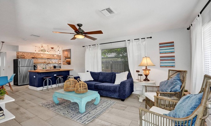 Lake Ridge Apartamento | Ft. Lauderdale Beach Artistic Oasis w/ BBQ