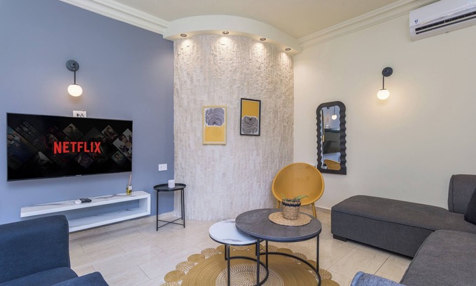Batroun Apartamento | Fuga Di Batroun Cozy 2-BR with 24-7 Power and AC