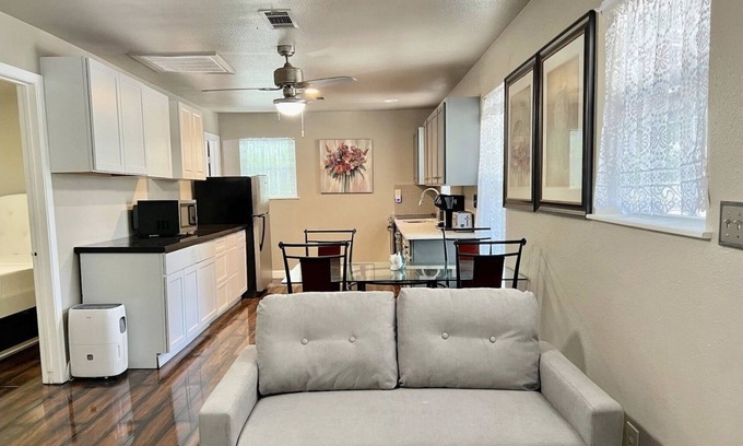 Fort Worth Casa | Full House Hideaway
