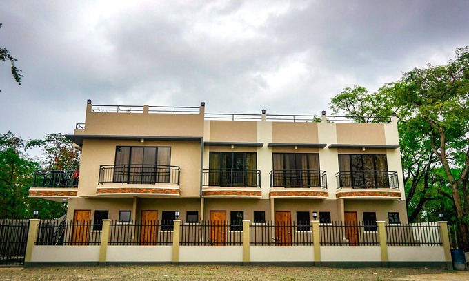 Mactan Export Processing Zone Apartamento | 10min → Aeropuerto ★ Kitch completo ★ WiFi ★ Netflix ★ A / C ★ Estacionamiento