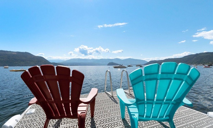 Celista Casa | Full Lake Front Cabin on the Shuswap!! Sleeps 13