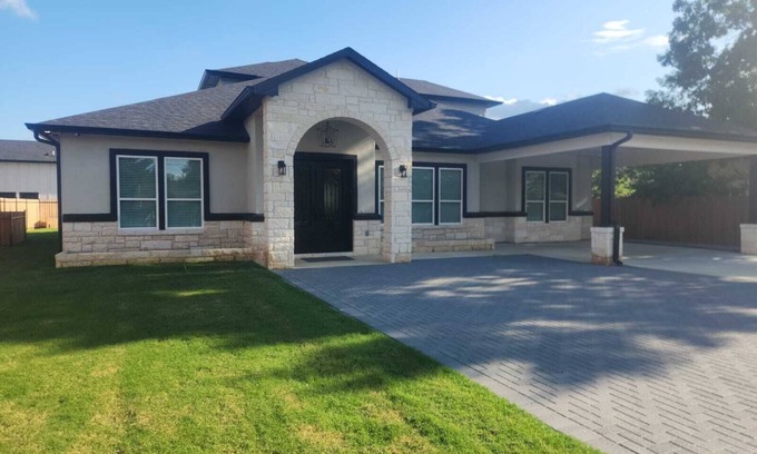 Austin Casa | Full Two-Story House close to Downtown Austin, Texas