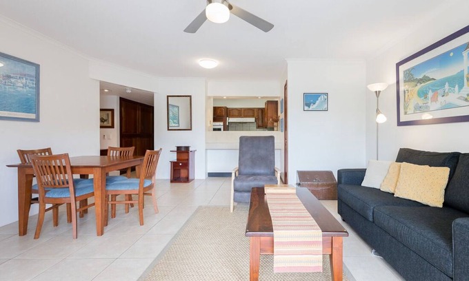 Byron Bay Apartamento | Fuller Holidays - Beachfront Unit in Town with Pool