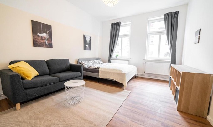 Halle Apartamento | FullHouse - Halle - NH14 - Daylight Bathroom - 3 Bedrooms