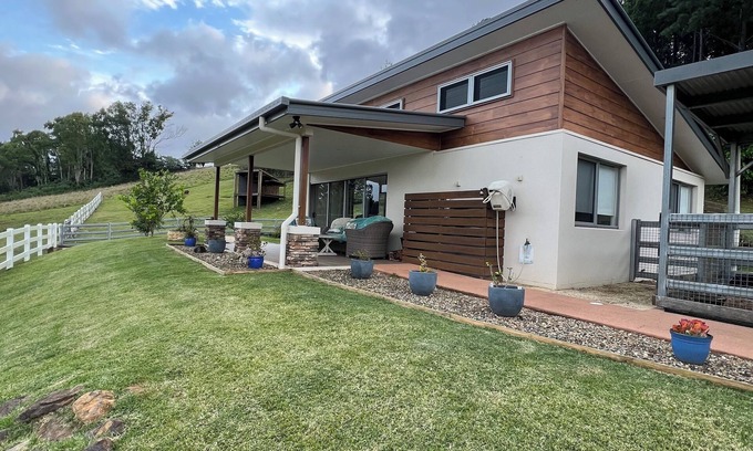 Boat Harbour Cabaña | Fully Accessible 2 bed Farm Stay