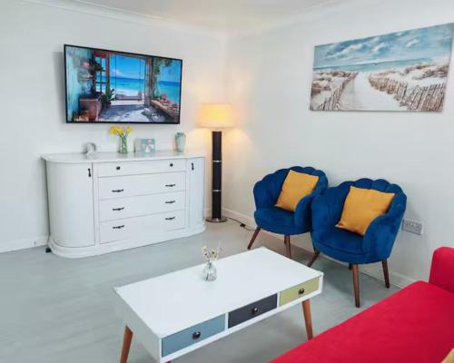 Port Talbot Casa | Fully accessible bungalow by the Beach