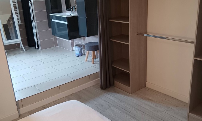 Claira Apartamento | Fully-equipped apartment with master bedroom fully-equipped kitchen small terrace