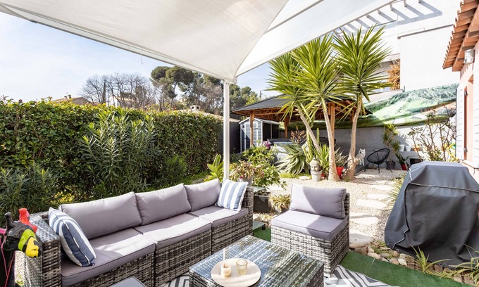 Cagnes-sur-Mer Villa | Cómoda villa-jacuzzi en la vegetación