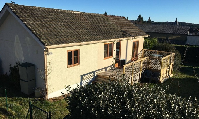 La Chapelle Montbrandeix Casa | Fully equipped, well situated Bungalow.