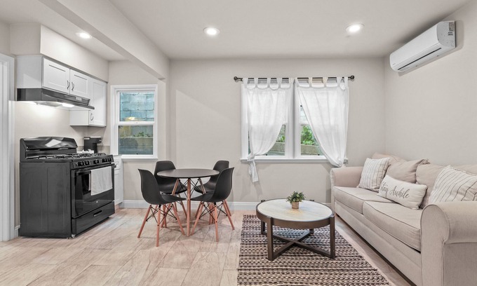 Inglewood Casa | Fully Furnished 1BR Near Prime LA Spot - Perfect for a getaway