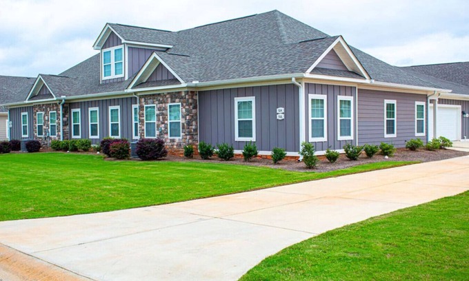 Warner Robins Apartamento | Fully Furnished 3BR · Subdivision Amenities