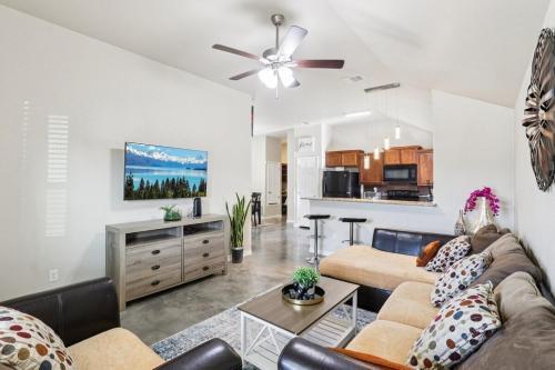 Copperas Cove Apartamento | Fully furnished Copperas cove home, 3 bedrooms and 2 bathrooms, an office,WiFi and garage