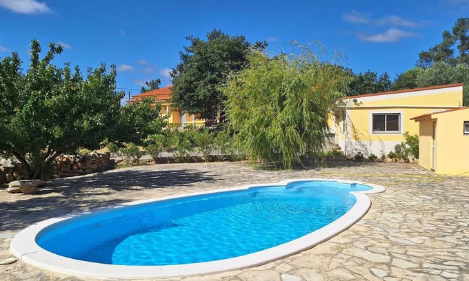 Pedreiras Cabaña | Fully furnished cozy studio in nature 20 minutes from the beach.