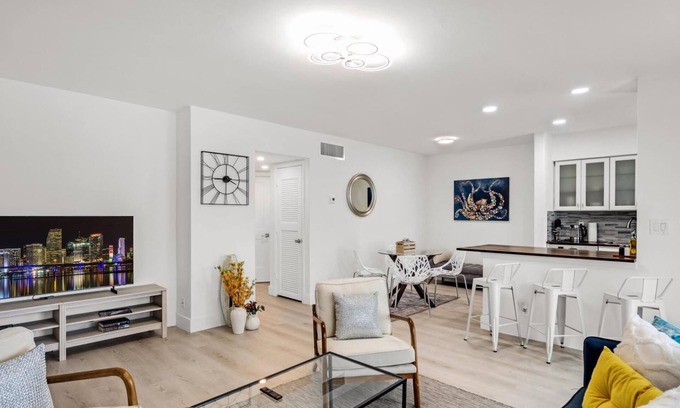 Croissant Park Condominio | Fully furnished 2/1 in Fort Lauderdale Miami