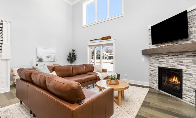 Houghton Lake Casa | Fully loaded canalfront Home! Pure Michigan Summer. Firepit🔥, coffee bar☕️+more