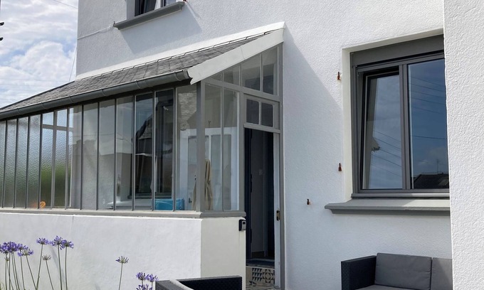 Ploudalmezeau Casa | Fully renovated house 100m from Portsall harbour and beach