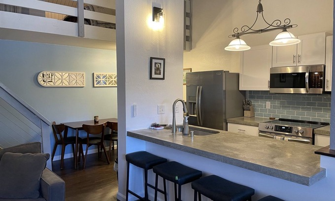 Mammoth Lakes Condominio | Fully remodeled 1 Bedroom + Loft great for families, with washer/dryer