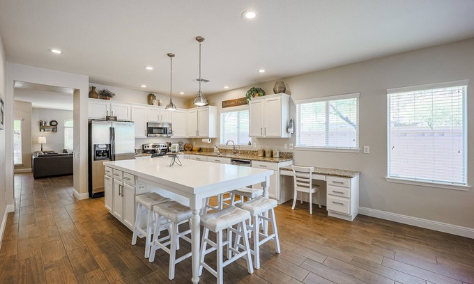 Westwing Mountain Casa | Casa completamente actualizada en el hermoso vecindario de Peoria.