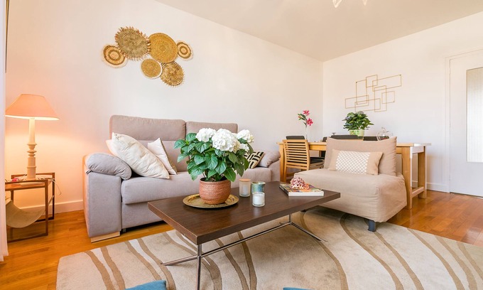 Faubourg Sud Apartamento | Fully Renovated 2 Bedroom Apartment +Sitting Room Sofa Bed 7mn Centre Ville