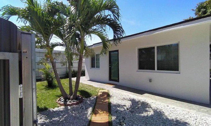 West Little Havana Casa | Fully renovated and 5 min away from Miami Airport