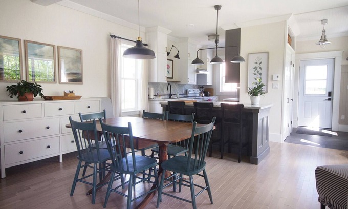 Yarmouth County Casa | Fully renovated bright & airy 3BR home near the ocean