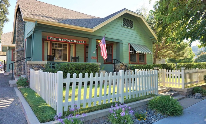 Paso Robles Casa | Fully Renovated, Charming Craftsman Home in Downtown Paso Robles Wine Country