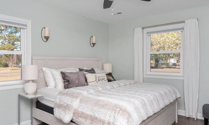 Kings Grant Casa | Fully renovated, family friendly 4 bedroom home with huge deck!