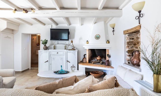 Skopelos Villa | Fully renovated house of Skopelos’ style into nature! .