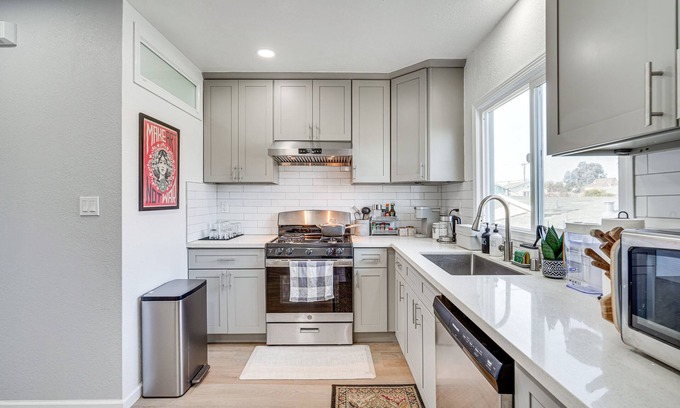 Oakland Apartamento | Fully Renovated Oakland Retreat: 4 Mi to Downtown!