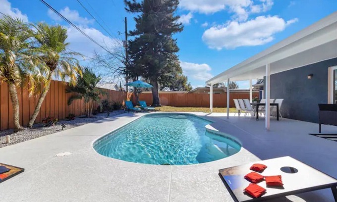 Englewood Park Casa | Fully Renovated Pool home sleeps 12