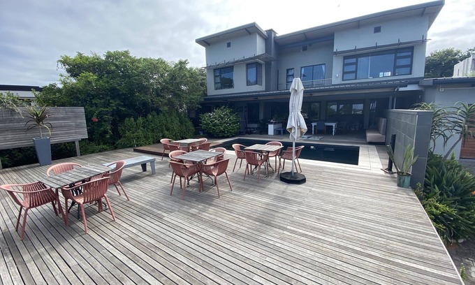 Umhlanga Villa | Fully serviced luxury self-catering house