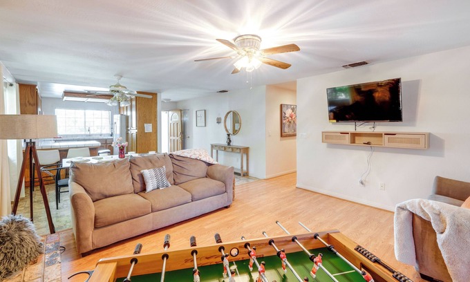 Bakersfield Casa | Fun-Filled Backyard: Bakersfield Family Haven!