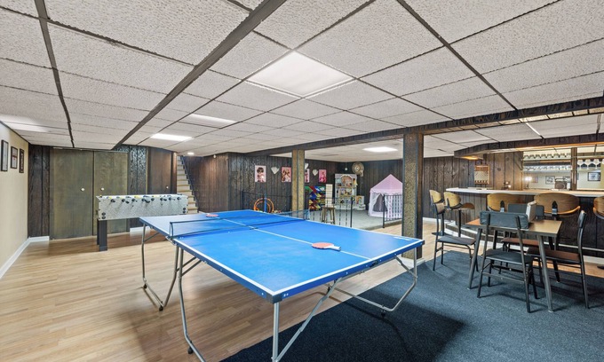 Warren Casa | Fun Game House in Warren, Dog Friendly!