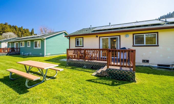 Orick Cabina | Fun Getaway w/ Two Separate Spaces, Gas Grill, Free WiFi & Private Patio