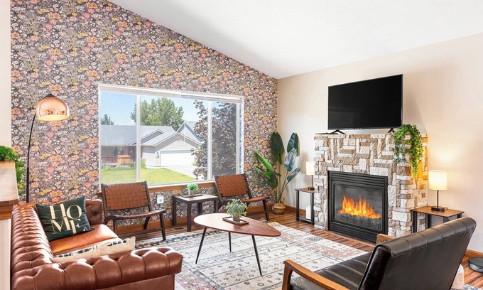 Spokane Casa | Fun home! Gameroom, playground, near hospitals, 5mi downtown 9mi GEG 4mi Gonzaga