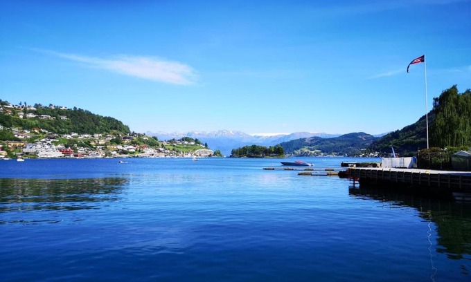Norheimsund Casa | Fun in the fjords of Norway! Free SUP, kajakk & kano included in boathouse