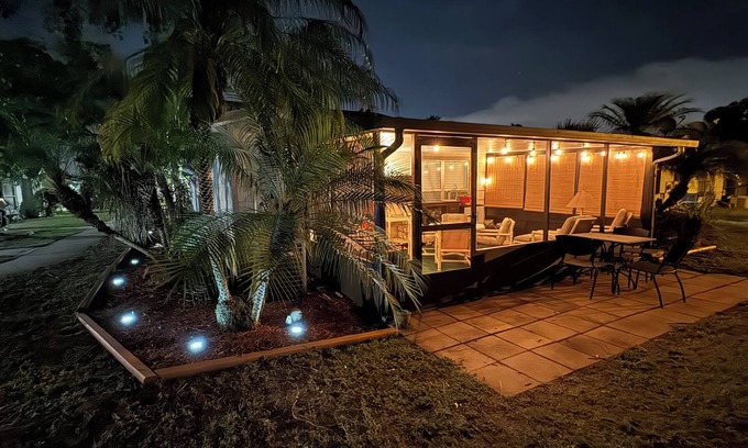 Kissimmee Condominio | Fun Open-Concept 2 Bedroom/2 Bathroom Condo w/Screened Porch. 10 Min from Disney